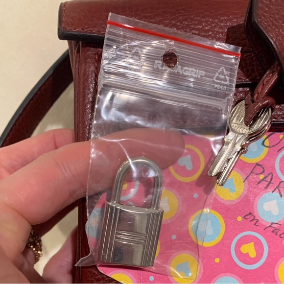 🟥Sold🟥Hermes Kelly 25 in luxe Burgundy color PHW - Picture 16 of 16